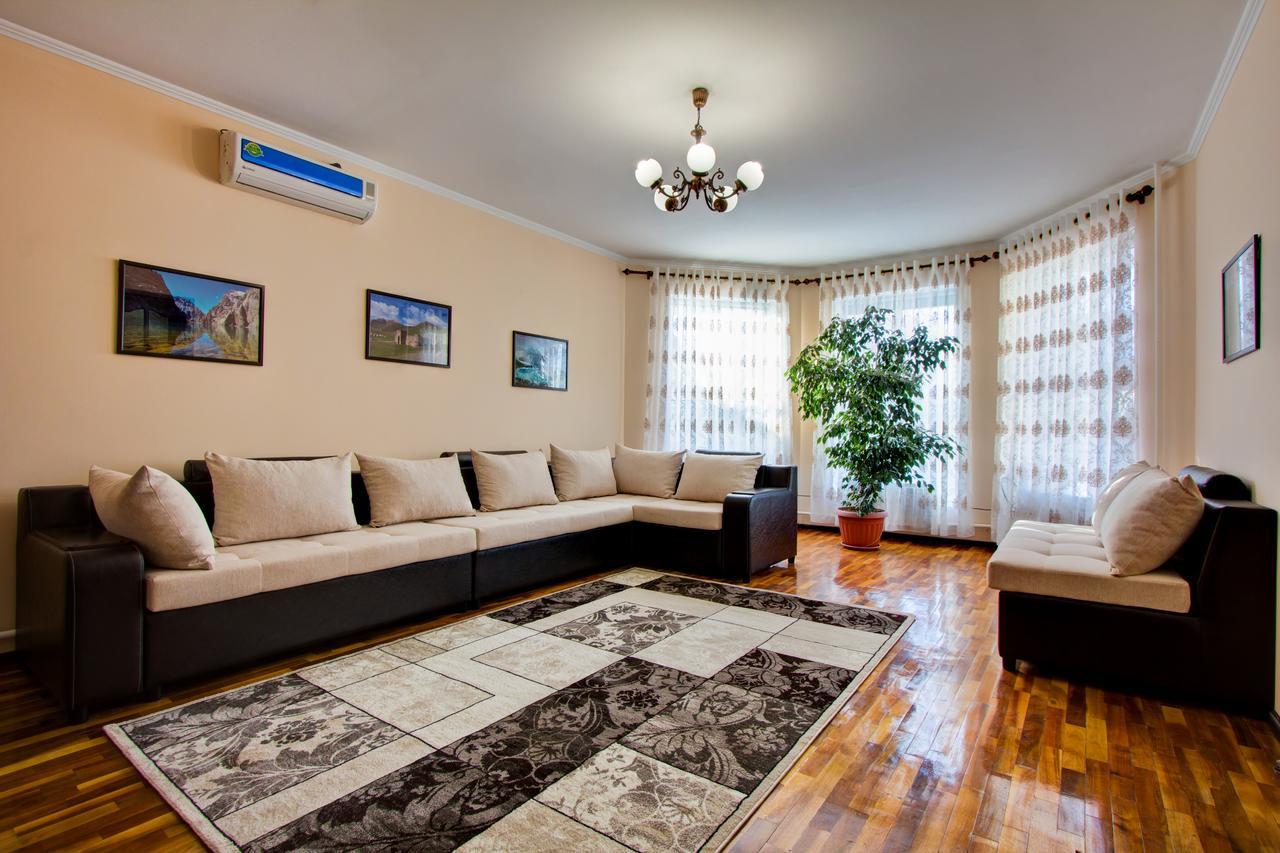 בישקק Centre Hostel מראה חיצוני תמונה