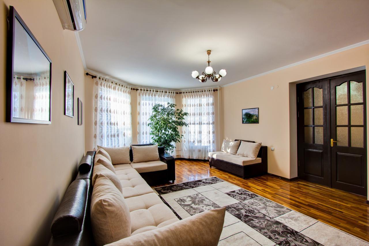 בישקק Centre Hostel מראה חיצוני תמונה
